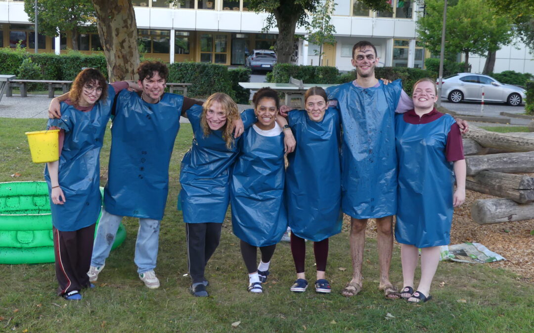 Herzliche Aufnahme im Internat des LMGs – Die traditionelle Internatstaufe