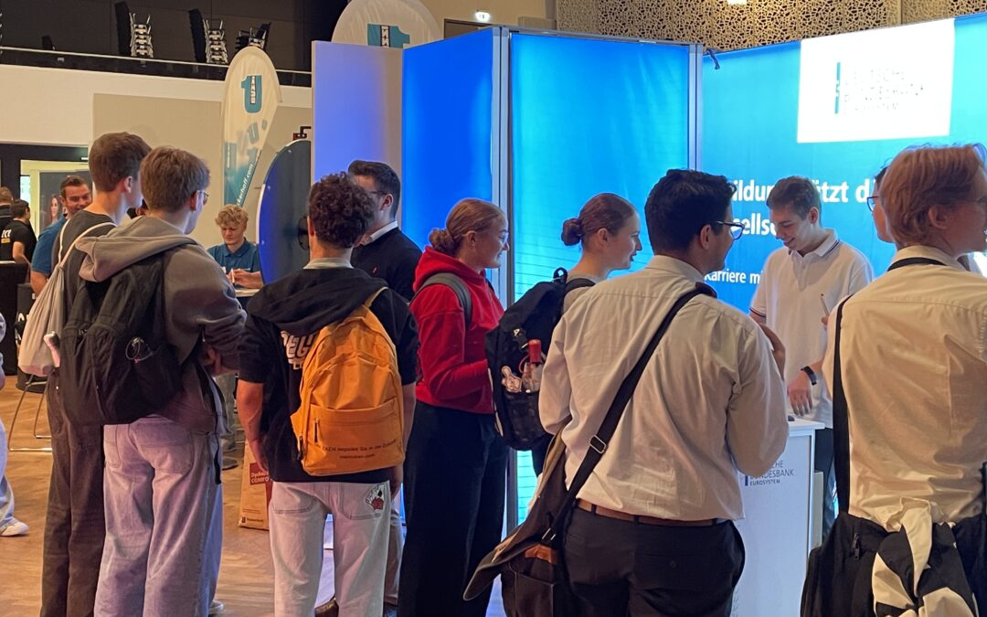 Schülerinnen und Schüler der MSS 12 besuchen die Berufs- und Studienorientierungsmesse „Vocatium“