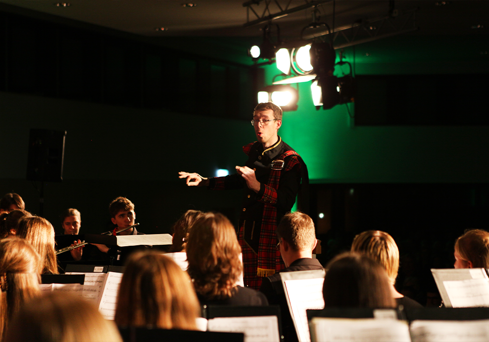 Philipp Hebgen Leiter des Bläservororchesters