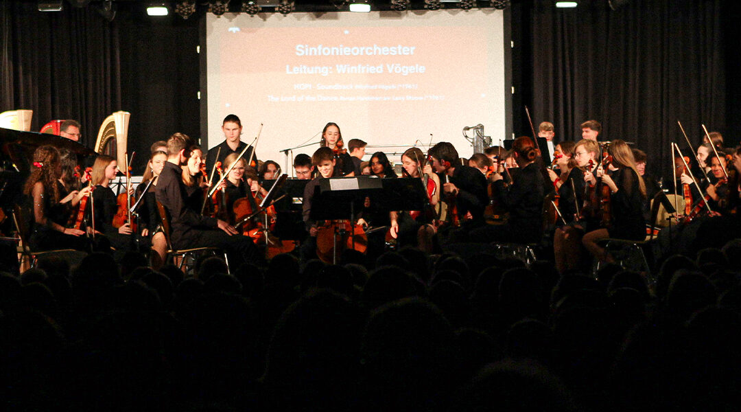 Weihnachtskonzerte des Landesmusikgymnasiums in der Stadthalle Mons Tabor am 20. und 21.12.2023