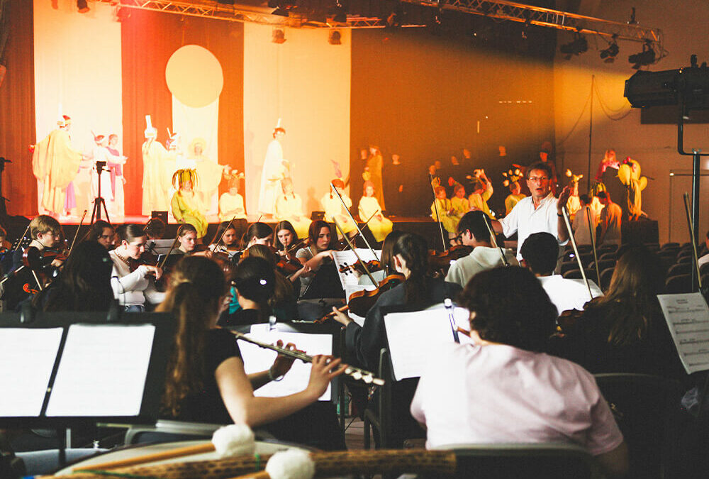 Kooperationsprojekt zwischen Rudolf Steiner Schule Mittelrhein und dem Landesmusikgymnasium: HOPI – Ein Meisterwerk der Eurythmie