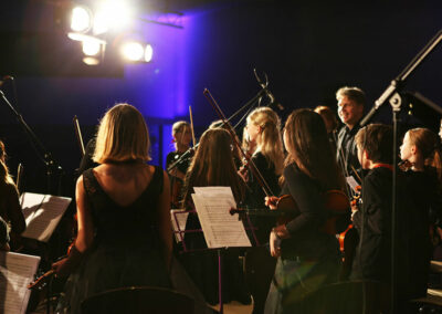 Streichervororchester des Landesmusiklgymnasiums RLP „Sägewerk“ beim Weihnachtskonzerten in Stadthalle Montabaur